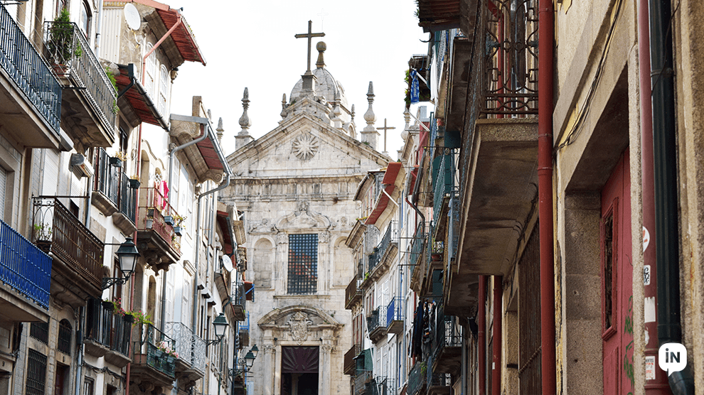 Igreja de Nossa Senhora da Vitória, no centro histórico do Porto