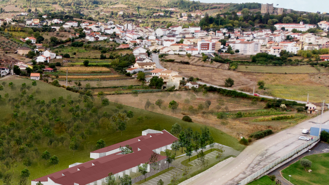 Vista aérea da Obra Social Padre Miguel e do Castelo de Bragança