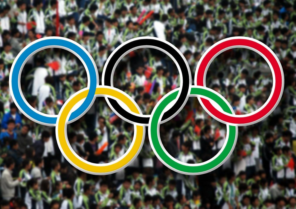 O Comité Olímpico Internacional esteve ontem reunido para considerar a hipótese de adiar as próximas olimpíadas, sendo que o cancelamento está totalmente descartado. Os Jogos Olímpicos poderão começar um mês mais tarde, ou na pior das hipóteses, em outubro.