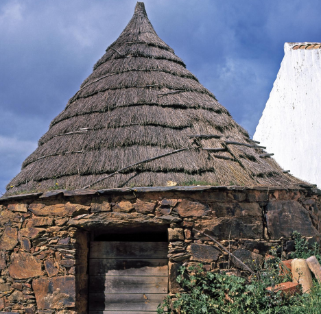 Pedras Altas, casas circulares da Pré-História, no Cachopo, Tavira, Algarve
