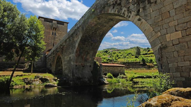 Torre de Ucanha, em Tarouca, fica na margem direita do rio Varosa e é ponto de paragem do Caminho de Santiago